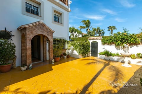 5 bedrooms villa at San Pedro Alcantara 250 m away from the beach with sea view private pool and jacuzzi Villa in San Pedro de Alcántara