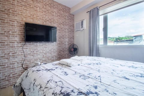1BR Interiored Condo with WiFi, Netflix, Hot Shower - The Hive Residences Condominio in Antipolo