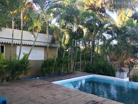 Maison de 6 chambres avec piscine partagee jacuzzi et jardin clos a Saint Joseph a 1 km de la plage House in Réunion