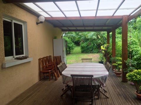 Maison de 6 chambres avec piscine partagee jacuzzi et jardin clos a Saint Joseph a 1 km de la plage Haus in Réunion