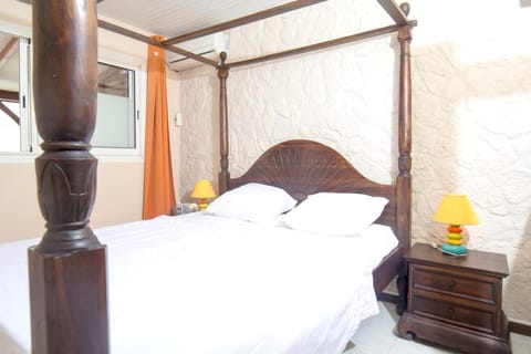 Appartement d'une chambre avec terrasse amenagee et wifi a Fort de France a 4 km de la plage Condo in Fort-de-France
