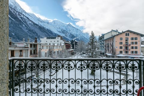 Neighbourhood, Winter, Balcony/Terrace, City view, Mountain view