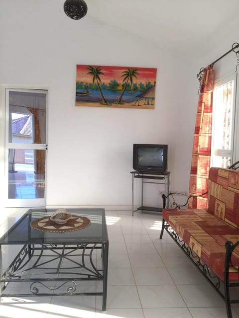One bedroom appartement with sea view private pool and enclosed garden at Ouoran 1 km away from the beach Condo in Senegal