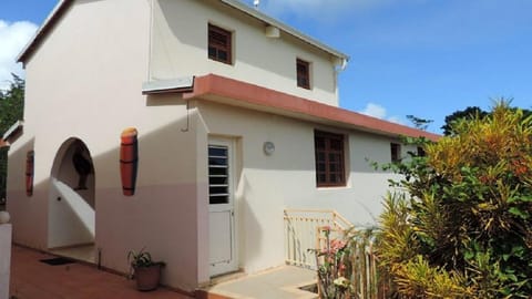 Appartement d'une chambre avec jardin clos et wifi a Le Robert a 2 km de la plage Condo in Martinique