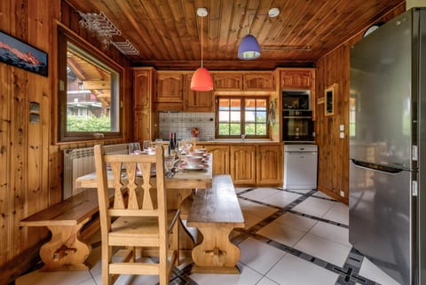 CHALET Trois Bois - Alpes Travel - LES HOUCHES - sleeps 8 Chalet in Les Houches