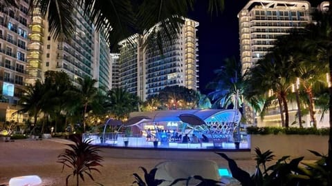 Manila Urban Resort at Azure Condominio in Paranaque