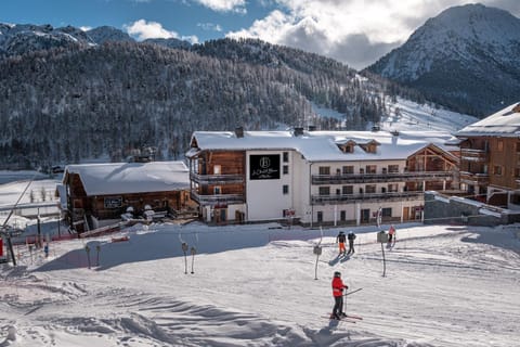 Le Chalet Blanc Hôtel & Spa Hotel in Montgenèvre