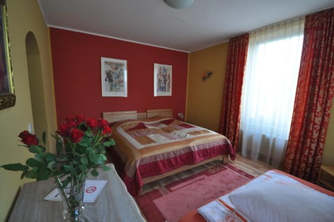 Day, Photo of the whole room