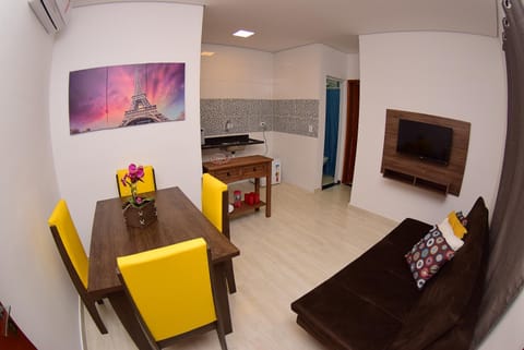 TV and multimedia, Kitchen or kitchenette, Living room, Dining area, minibar, oven