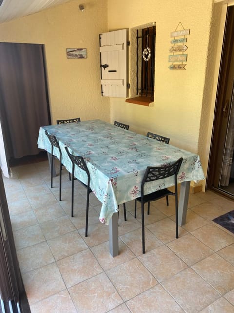 Patio, Seating area, Dining area