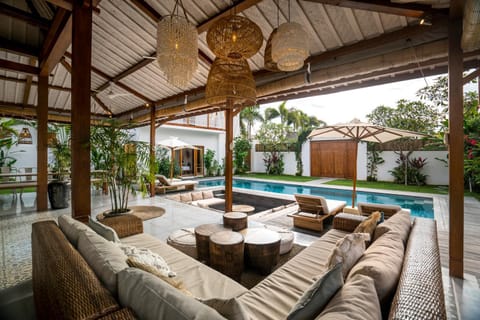 Villa Loma by Alfred in Bali Chalet in Kuta