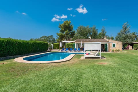 Property building, Day, Garden, Garden view, Pool view, Swimming pool, sunbed