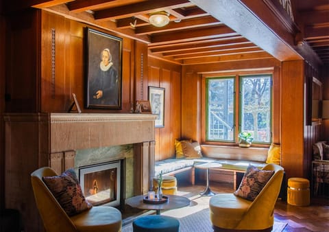 Lounge or bar, Seating area