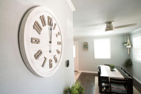 Walk to the Silos! 3 Bed 1960's Bungalow near Baylor House in Waco