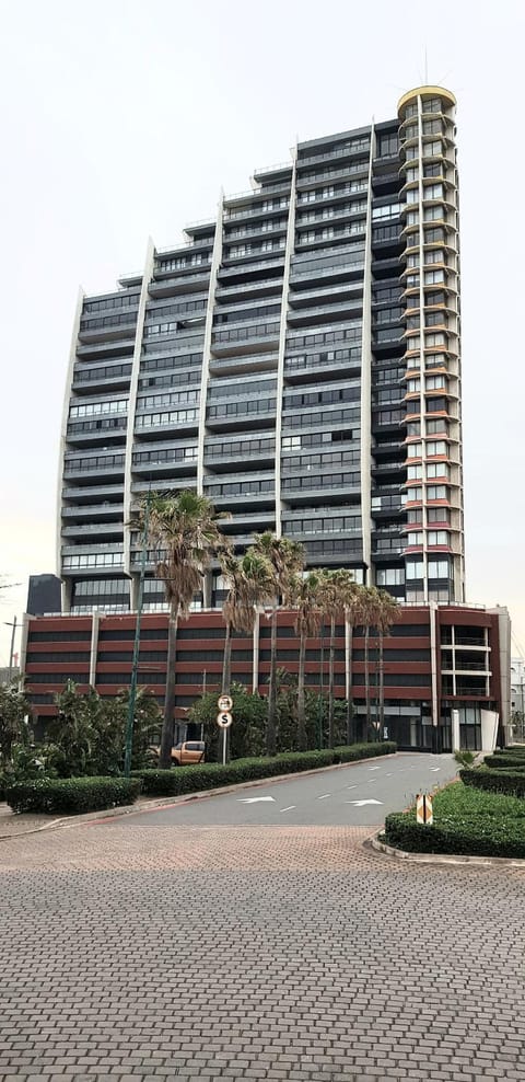 Accommodation Front - Tastefully Furnished 6 Sleeper with Ocean Views Condominio in Durban