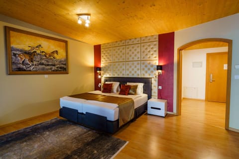 Bed, Photo of the whole room, Bedroom, Garden view, Lake view, Mountain view, Family, wedding