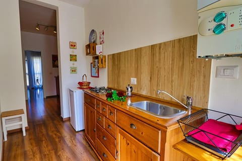 Kitchen or kitchenette, Communal kitchen