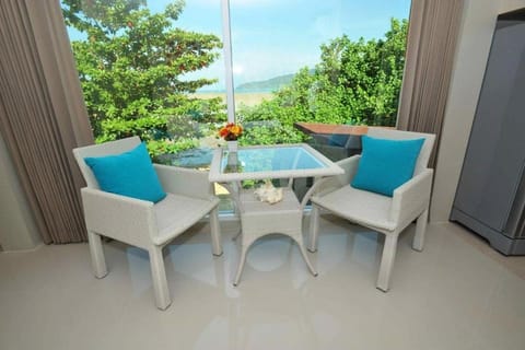 Chalong Beach Front Residence Wohnung in Rawai