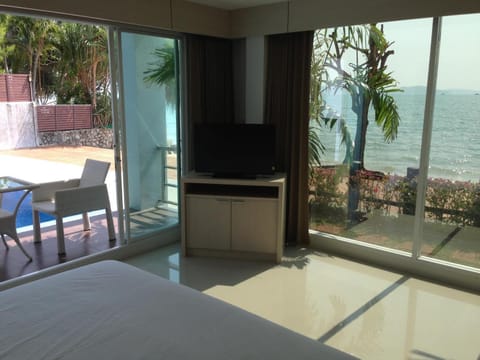 Chalong Beach Front Residence Condo in Rawai