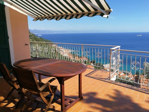 Natural landscape, Balcony/Terrace, Dining area, Sea view, sunbed