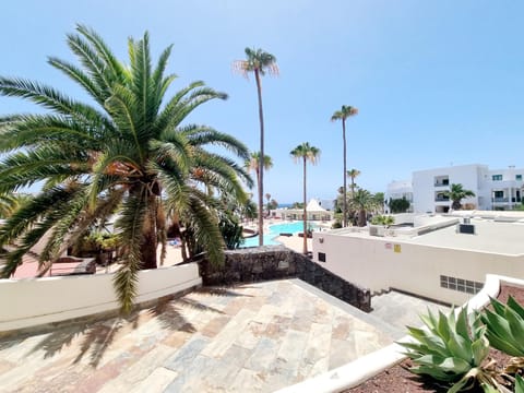 Luxury Apartamento Luz de Mar Complejo Playa Roca Condo in Costa Teguise