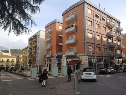 Property building, Nearby landmark, Neighbourhood