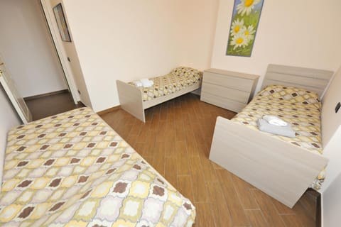 Casa Costa Outlet 4 Apartment in Lombardy