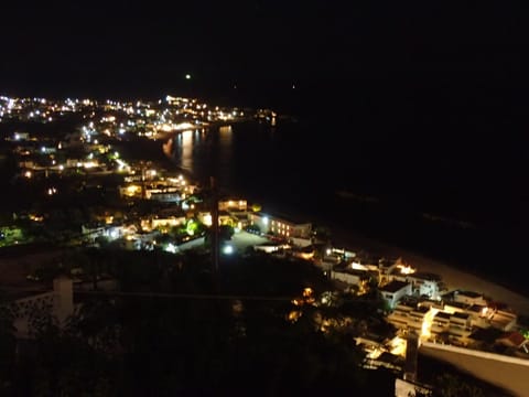 Eastern Wind Home House in Euboea