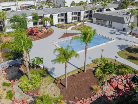 Neighbourhood, Inner courtyard view