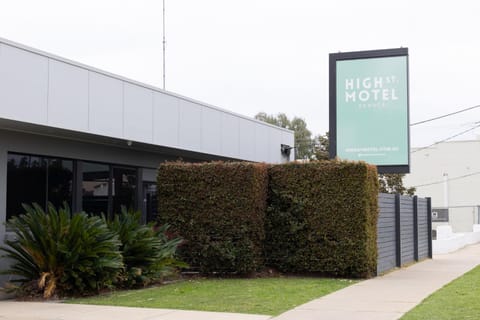 High Street Motel Hotel in Echuca