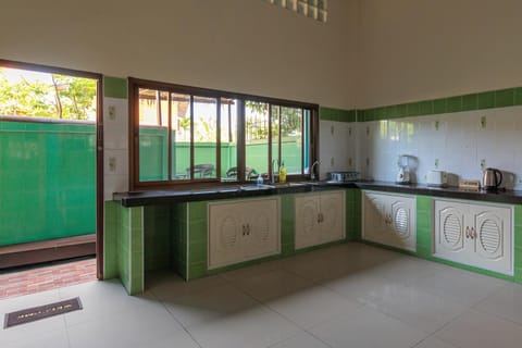 Coffee/tea facilities, Kitchen or kitchenette, Kitchen or kitchenette, Communal kitchen, toaster