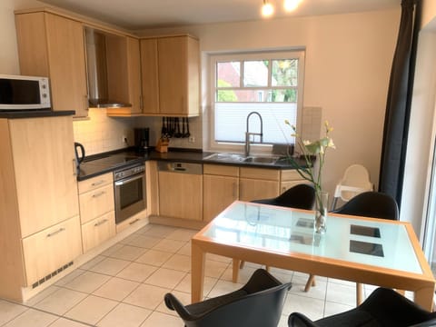 Dining area, kitchen