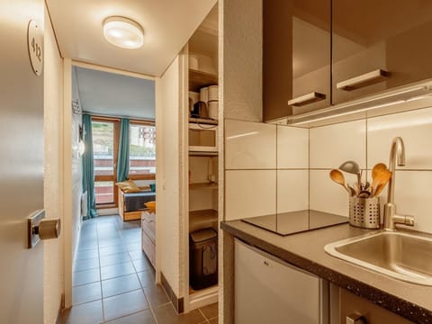 Studio rénové à Plagne Bellecôte, accès direct aux pistes, piscine, casier à ski, tout confort - FR-1-351-111 Apartment in Mâcot-la-Plagne