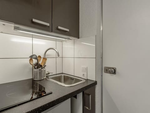 Studio rénové à Plagne Bellecôte, accès direct aux pistes, piscine, casier à ski, tout confort - FR-1-351-111 Apartment in Mâcot-la-Plagne