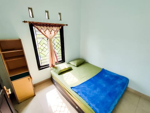 Guesthouse Jogja Osvil Chambre d’hôte in Special Region of Yogyakarta