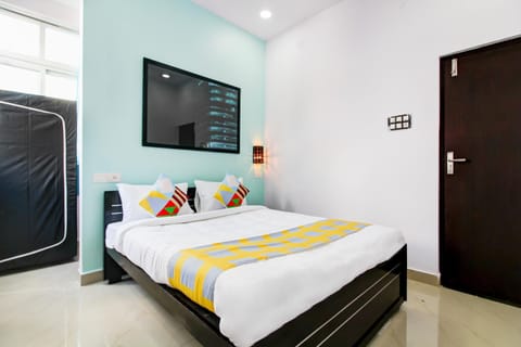 OYO Home Comfortable Stays, Near Aasam gadh Current office Bed and Breakfast in Hyderabad