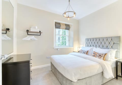 Bed, Kitchen or kitchenette, Living room, Dining area, Bedroom