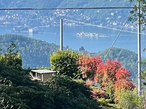 Property building, Balcony/Terrace, Lake view, Mountain view