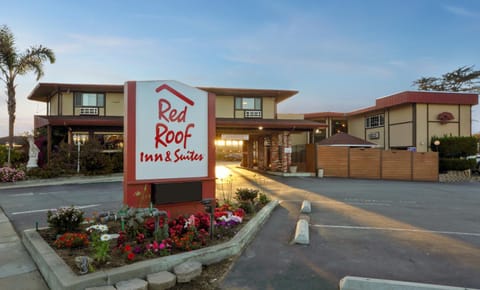 Red Roof Inn & Suites Monterey Motel in Seaside