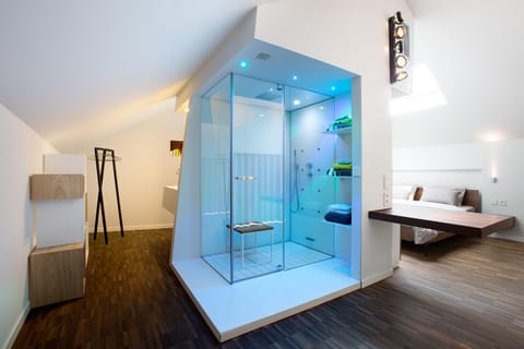 Shower, Steam room, Bathroom