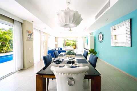 Luxury Villa Iberosta - 4BDR, Private Beach, Pool & Jacuzzi Villa in Punta Cana