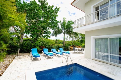 Luxury Villa Iberosta - 4BDR, Private Beach, Pool & Jacuzzi Villa in Punta Cana