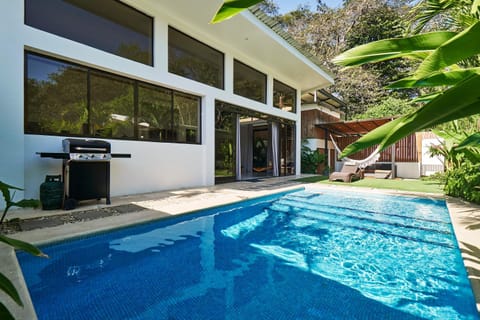 Villa Koi ~ Brand NEW Villa ~ 2 Bedrooms with Pool Chalet in Cobano