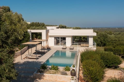 Property building, Pool view