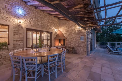 Patio, Dining area, Breakfast