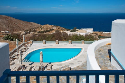 Pool view, Sea view