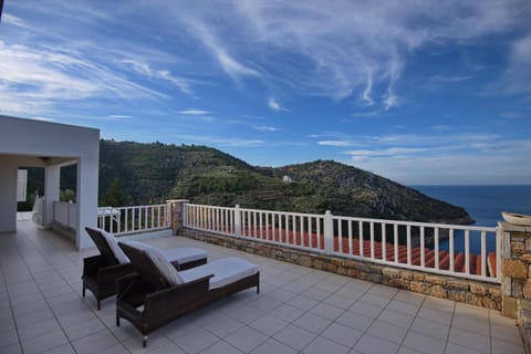 Patio, View (from property/room), Balcony/Terrace, Mountain view, Sea view, sunbed