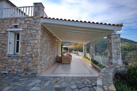 Property building, View (from property/room), Balcony/Terrace, Mountain view