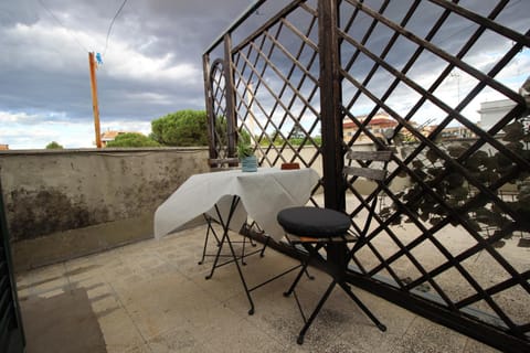 Balcony/Terrace, Garden view