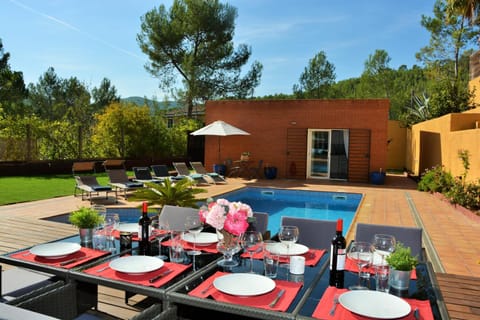 Villa Sitges Maria Sunny Oriented SW AC Confortable High Quality 5 star guest coments Chalet in Garraf